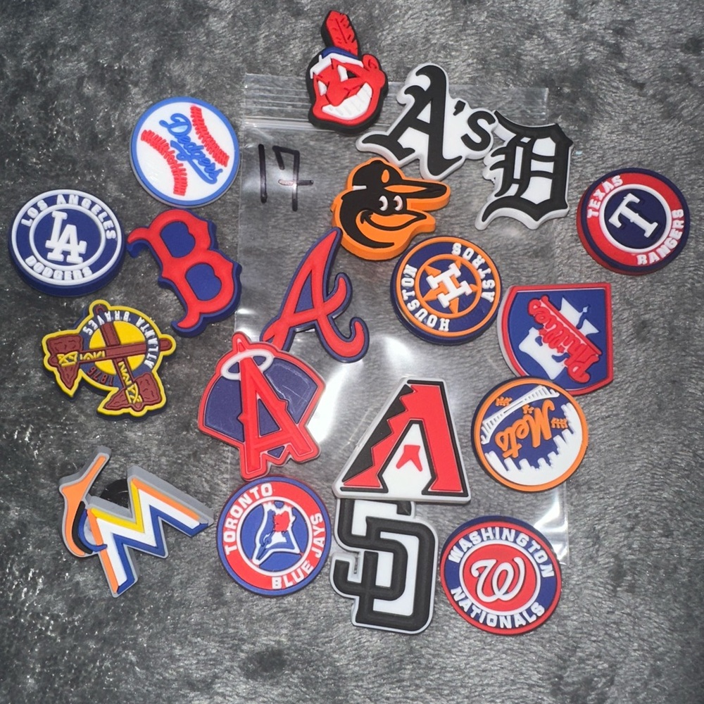 19 pice set of random baseball croc charms NEW